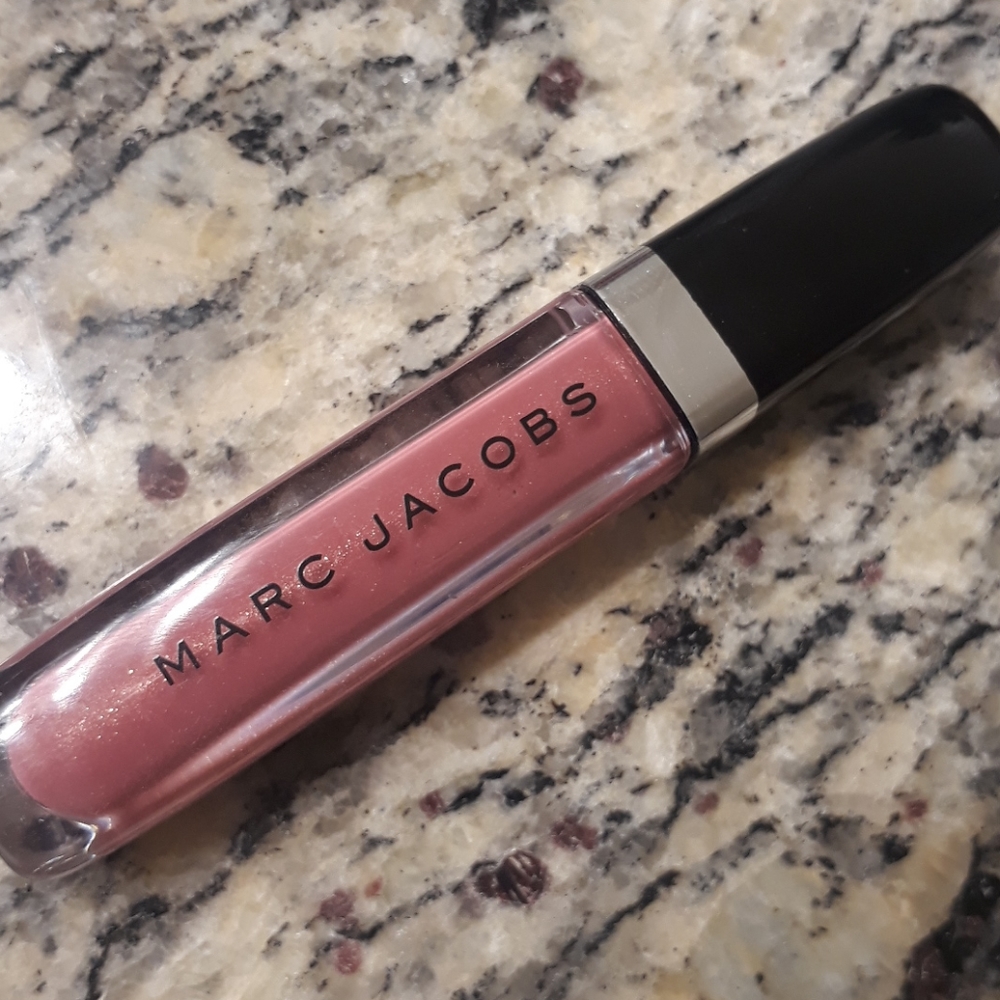 302, Name : "Allow me" Gloss